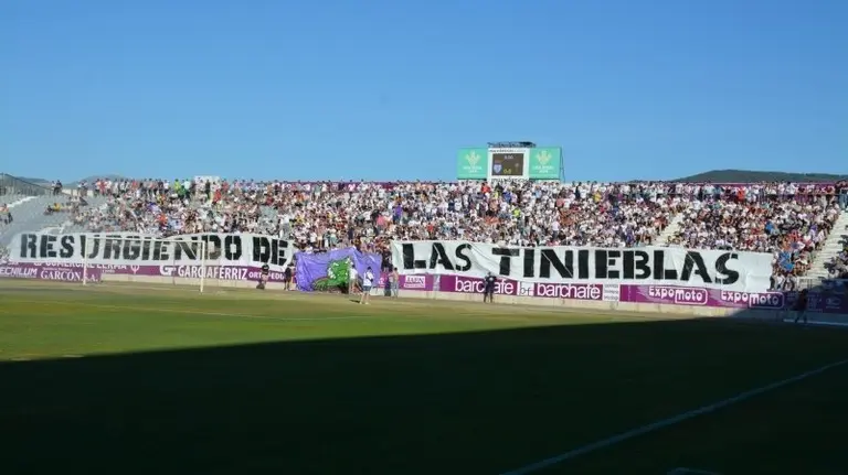 La afici&oacute;n del Real Ja&eacute;n en La Victoria. Foto Horajaen