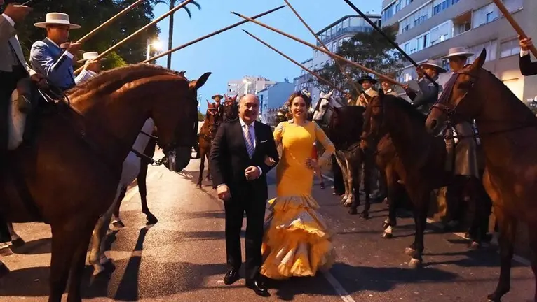 La reina, Pilar Gavira, junto a Landaluce