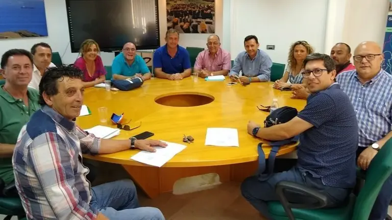Asistentes a la reuni&oacute;n para buscar una soluci&oacute;n al conflicto en CTM