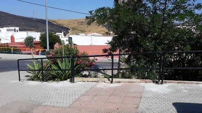 Parte de las barandillas repuestas