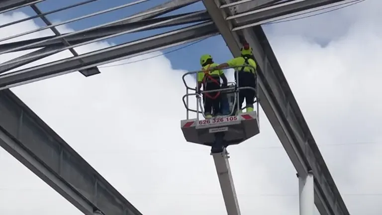 Un operario trabajando