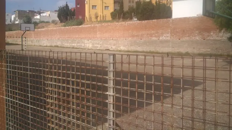 Patio cerrado en el CEIP Campo de Gibraltar