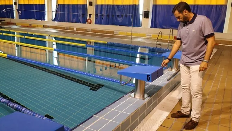 Nuevas plataformas para la piscina municipal