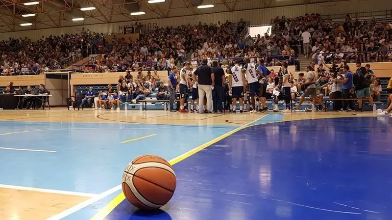 Buen ambiente en el debut en LEB Plata