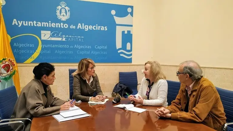 Un momento de la reuni&oacute;n con la familia de Blanca Orozco