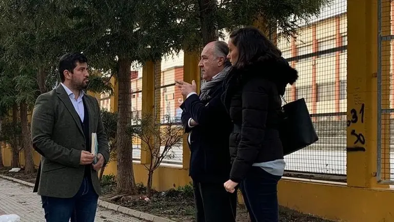 Visita del alcalde a la calle Bombita