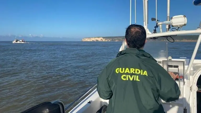 dispositivo-de-rescate-del-pesquero-ru-a-mar_4_800x450