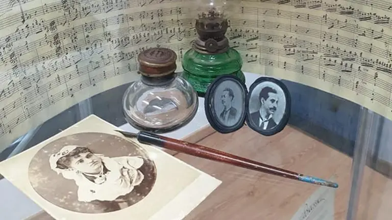 Una muestra de la exposici&oacute;n sobre Regino Mart&iacute;nez