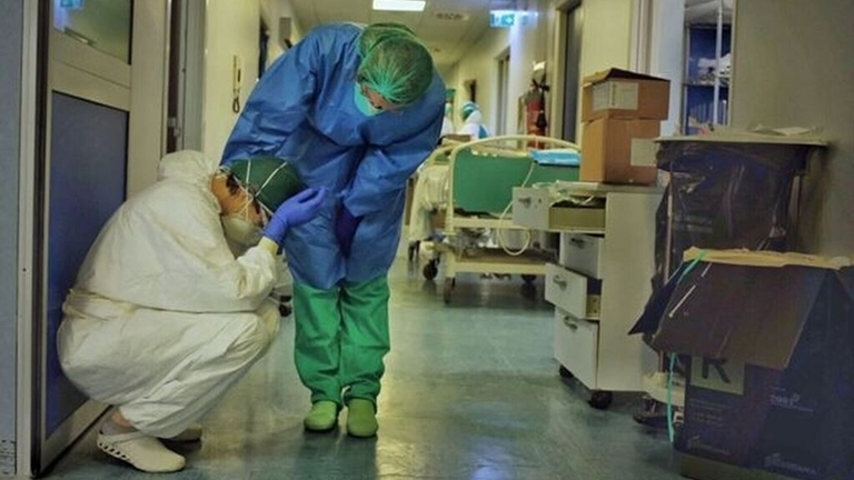Sanitarios agotados en plena crisis del Coronavirus