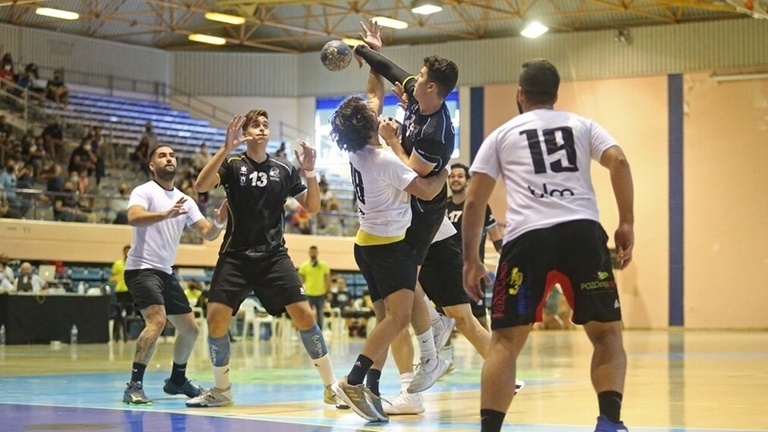 Un lance del BM Algeciras - Pozoblanco. Balonmano