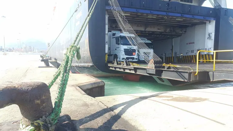 Tr&aacute;fico de mercanc&iacute;a en el puerto de Algeciras