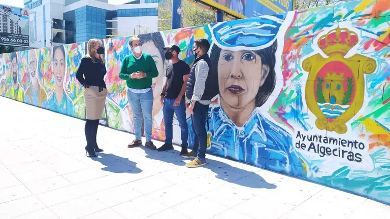 Visita de concejales al mural