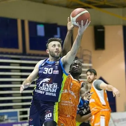 3 mayo Miki Ortega