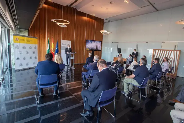 El ministro del Interior, Fernando Grande-Marlaska, durante su visita a C&aacute;diz