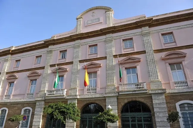 Fachada del edificio de la Diputaci&oacute;n de C&aacute;diz