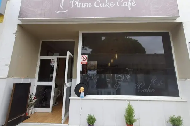 Fachada principal del Plum Cake