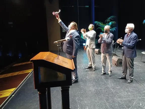'El Borrico' brinda la Palma de Plata al cielo
