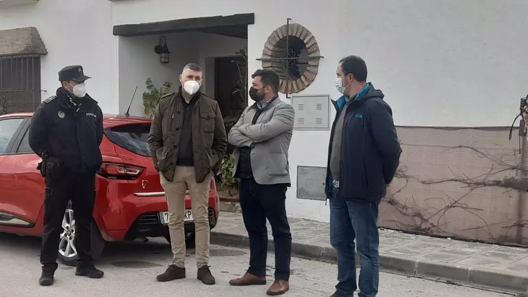 El delegado territorial de la Junta, con el alcalde de Jimena