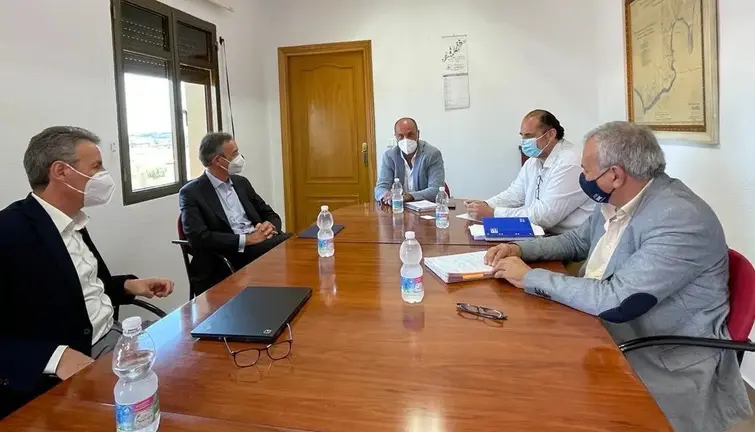 Reuni&oacute;n en el ayuntamiento de Los Barrios con Endesa