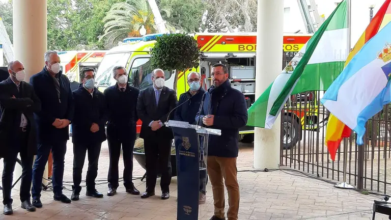 Juan Franco, interviniendo en la presentaci&oacute;n de los nuevos veh&iacute;culos de bomberos