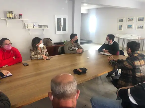 La reuni&oacute;n se ha celebrado en la Casa del Pueblo de Los Barrios