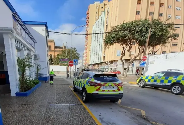 Jefatura y coches de la Polic&iacute;a Local de La L&iacute;nea