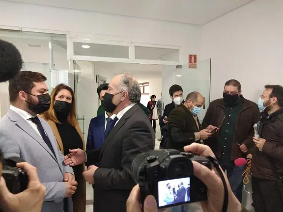 El delegado territorial de Justicia, con el alcalde de Algeciras