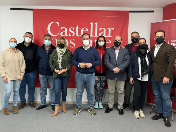 Adri&aacute;n Vaca, con miembros de su Ejecutiva