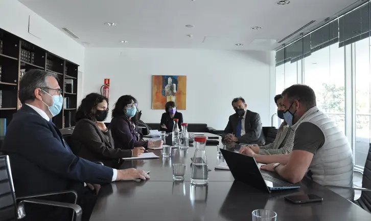 Reuni&oacute;n del presidente de la C&aacute;mara con las eurodiputadas