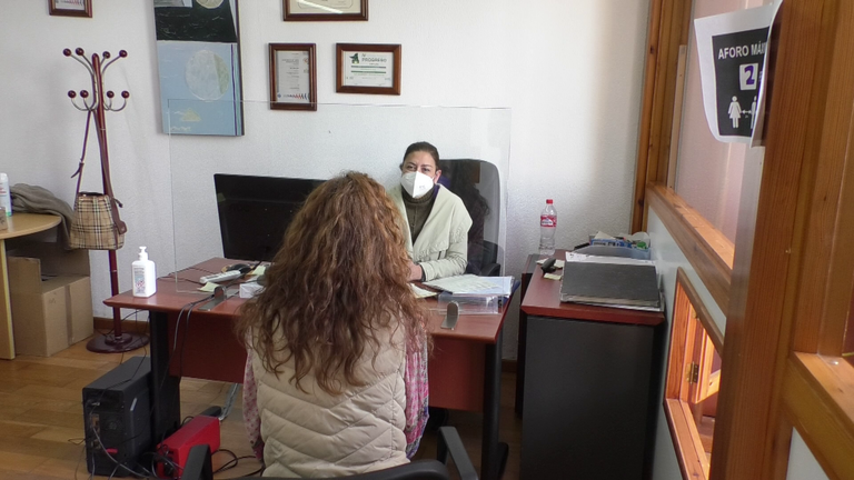 Una desempleada, atendida en la unidad tarife&ntilde;a de orientaci&oacute;n laboral