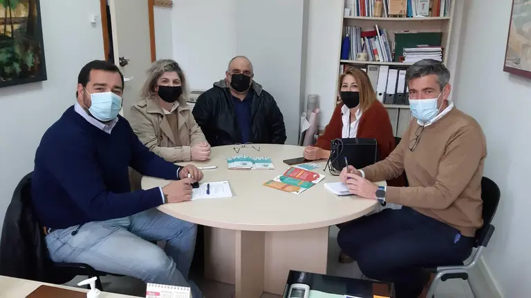 Reunion asociacion Asperger TEA