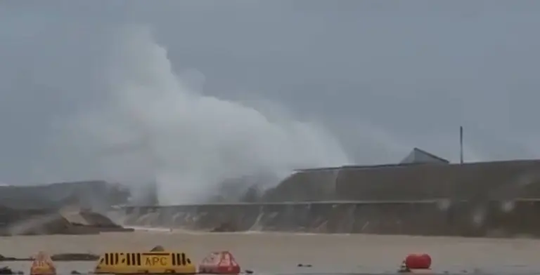 El temporal en el puerto de Ceuta