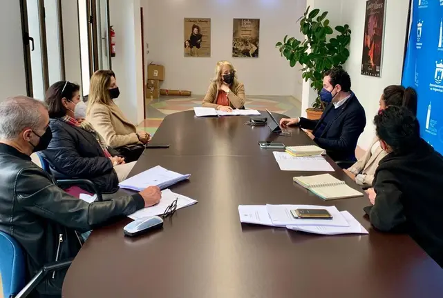 Reuni&oacute;n sobre las becas paco de Luc&iacute;a
