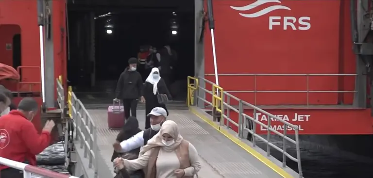 Llegada de los primeros pasajeros a Tanger