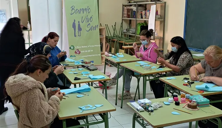 Taller de Aguja y Voz de Barrio Vivo