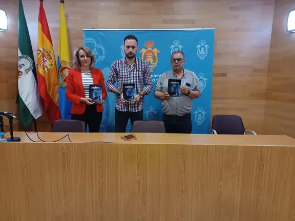 Imagen del acto literario celebrado esta tarde en el centro documental