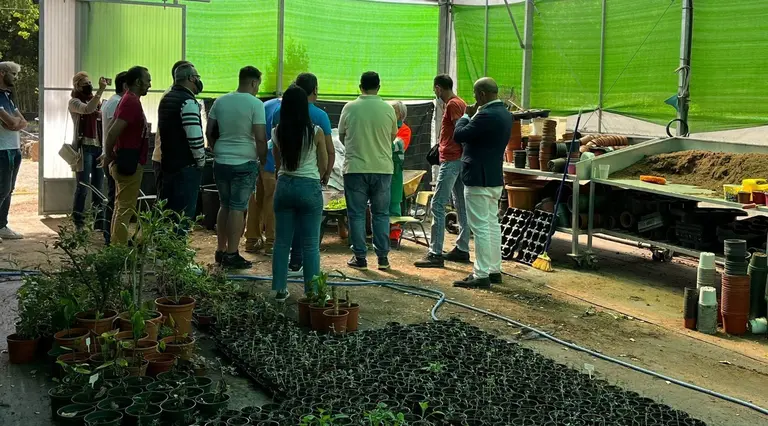 Imagen de la visita de los alumnos a las instalaciones municipales
