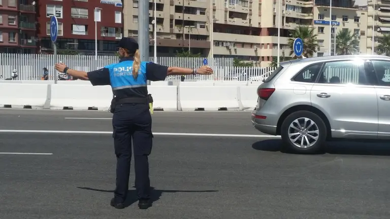 Polic&iacute;a portuaria controla el tr&aacute;fico en el recinto portuario