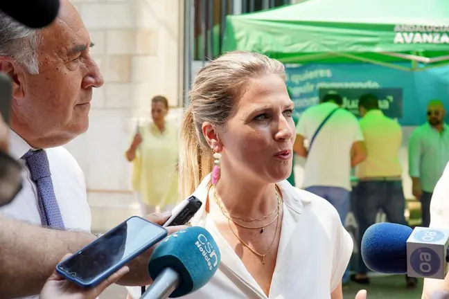 Ana Mestre, con Jos&eacute; Ignacio Landaluce en Algeciras