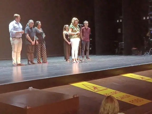 Pintor y V&aacute;zquez Hueso, en la apertura de la muestra