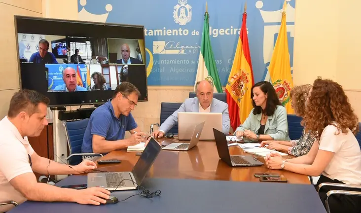 Reuni&oacute;n Escalinata