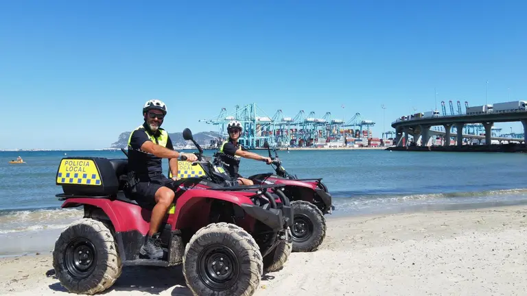 Patrulla policial de playa