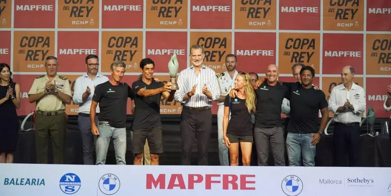 Alcaidesa Marina recibe la Copa del Rey