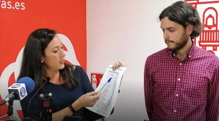 Roc&iacute;o Arrabal y Salvador Mej&iacute;as. en rueda de prensa