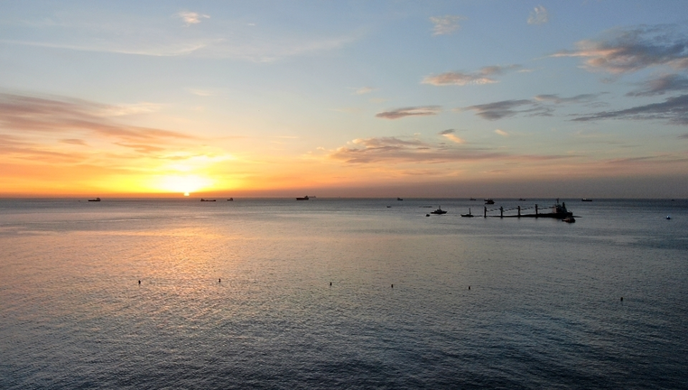 El 'OS 35', varado en la cara este de Gibraltar