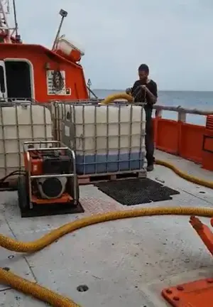 Extracci&oacute;n del combustible del 'OS 35'