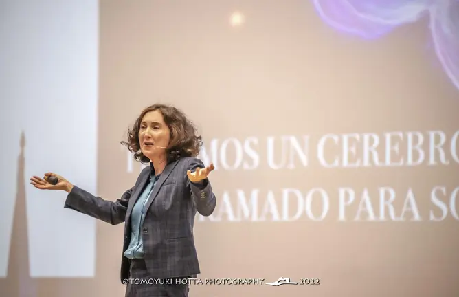Ponencia de Elsa Punset/Tomoyuki Hotta