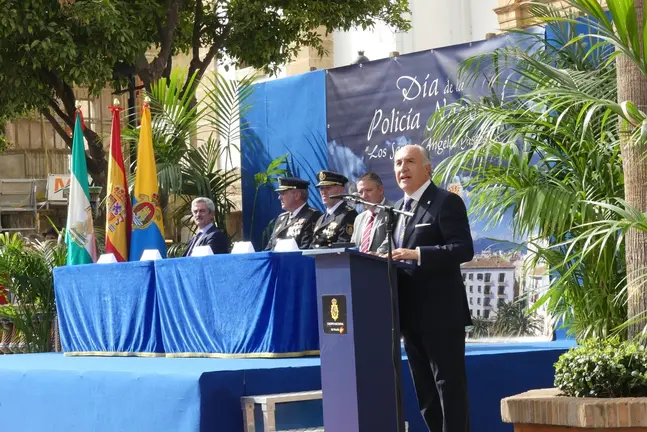 Celebraci&oacute;n del d&iacute;a de los &Aacute;ngeles Custodios en la plaza Alta