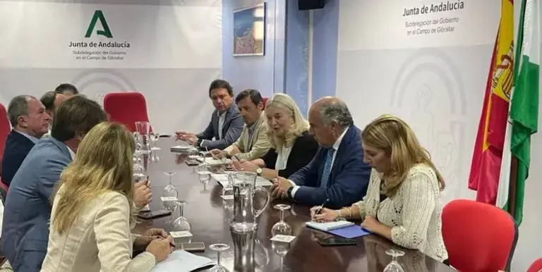 Reuni&oacute;n con la AGI