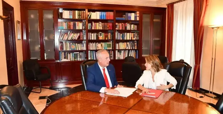 Ruiz Boix, junto a la ministra de Transportes, Raquel S&aacute;nchez